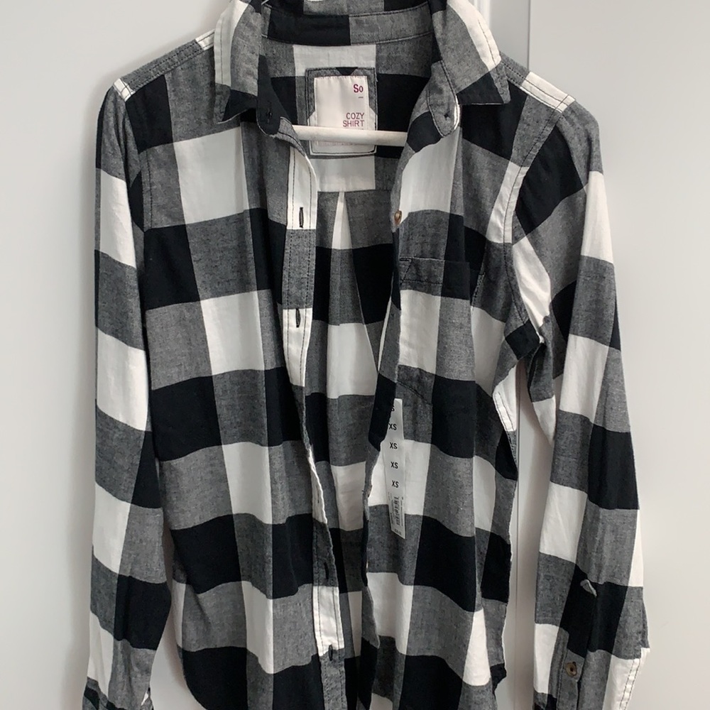 ❤️2/$20❤️NWT Buffalo print cozy shirt - Picture 4 of 5